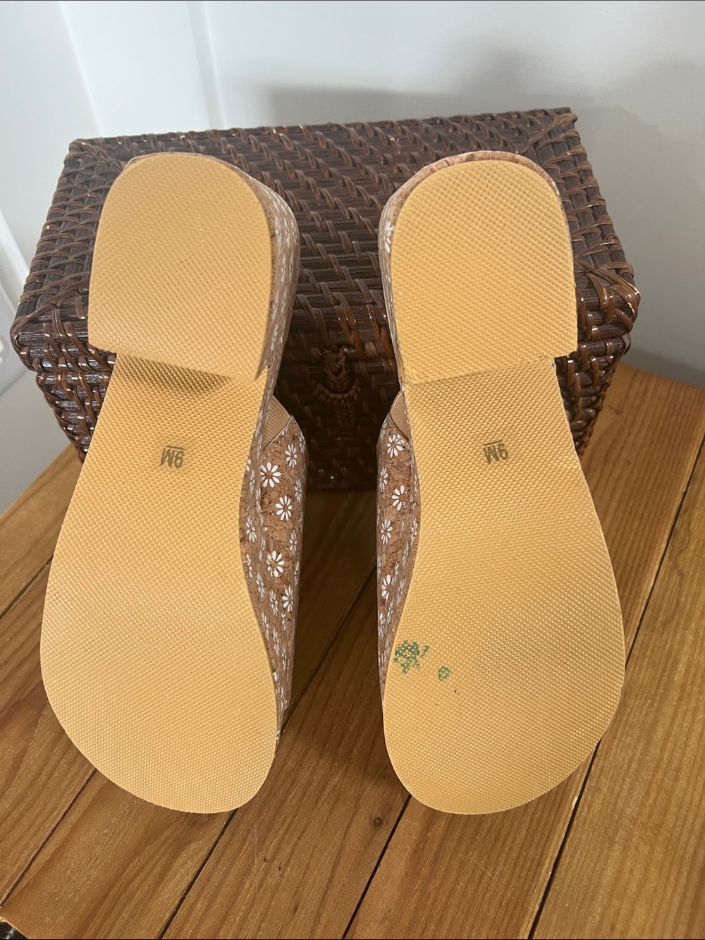NWT Beach By Matisse - Beige Cork and Floral Slide Sandals - Women's - Picture 5 of 5